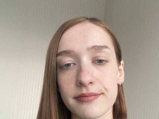 Erotični video klepet DacotaDoll