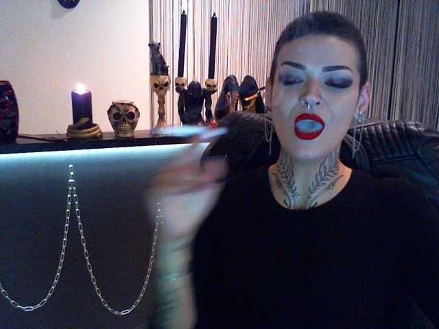 Oddajajo posnetke zaslona DaemonInk