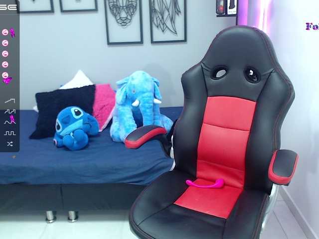 Oddajajo posnetke zaslona DAFNESMITH