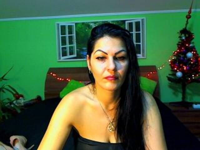 Oddajajo posnetke zaslona DamnedQueen