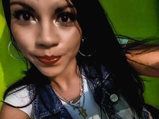 Erotični video klepet Daniela-Arias