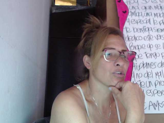 Oddajajo posnetke zaslona Daniela-hot1