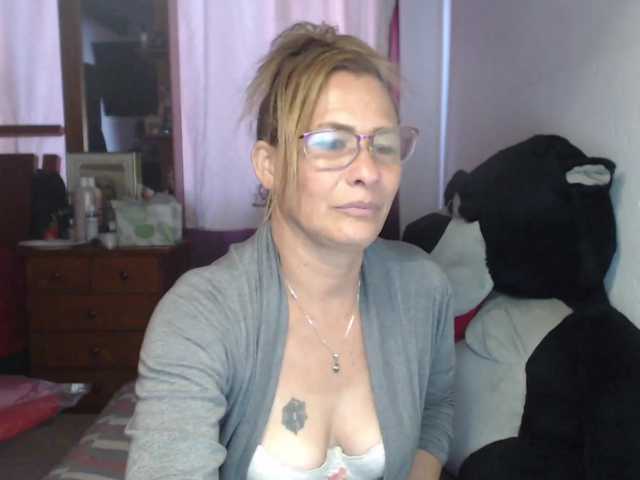 Oddajajo posnetke zaslona Daniela-hot1