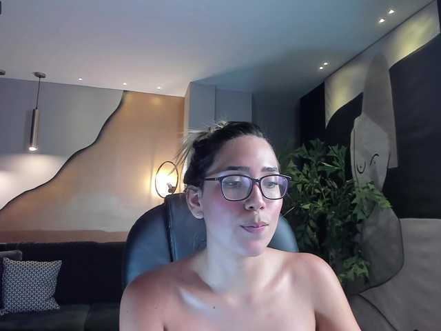 Oddajajo posnetke zaslona DANIELARIVERA