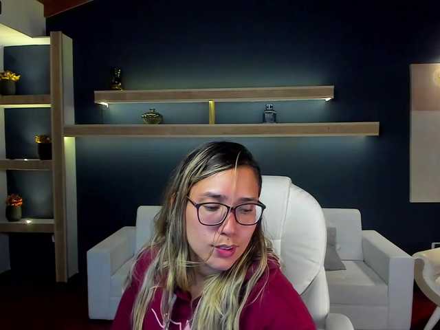 Oddajajo posnetke zaslona DANIELARIVERA