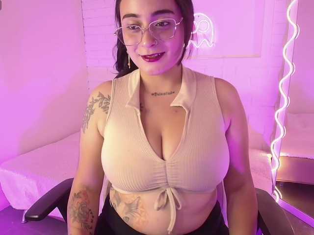 Oddajajo posnetke zaslona Darling-tay