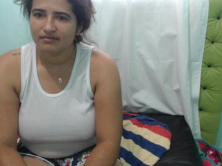Oddajajo posnetke zaslona deliciahotxx