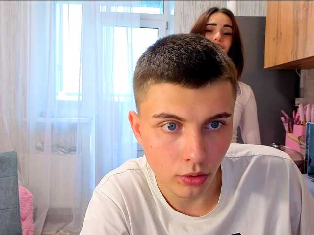 Oddajajo posnetke zaslona DenisSofia