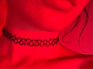 Erotični video klepet DevilishDoll