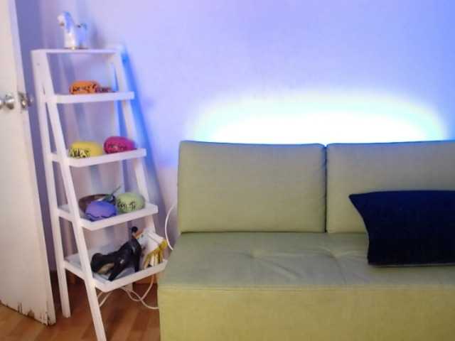 Oddajajo posnetke zaslona Diamond-Red