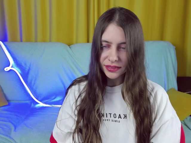 Oddajajo posnetke zaslona Diana-D