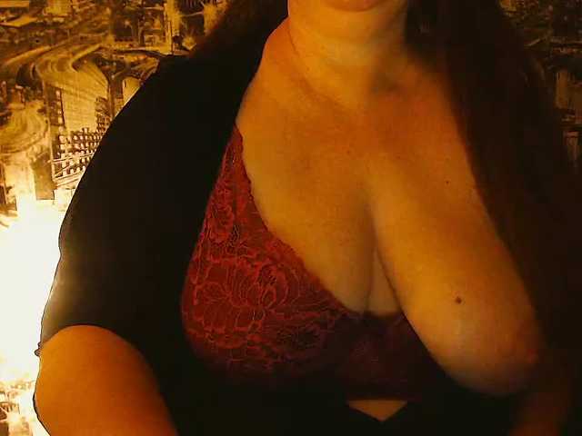 Oddajajo posnetke zaslona DianaSexxx