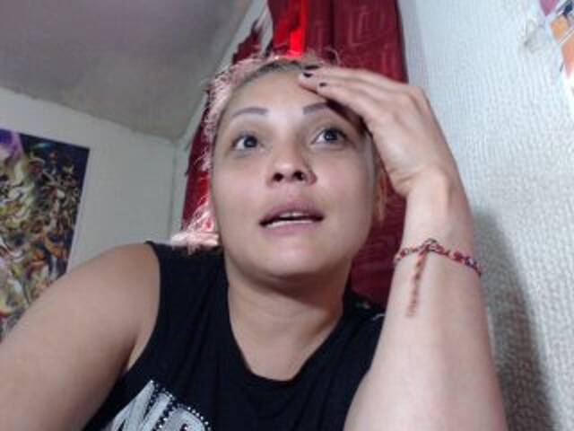 Oddajajo posnetke zaslona DirtySexAnal