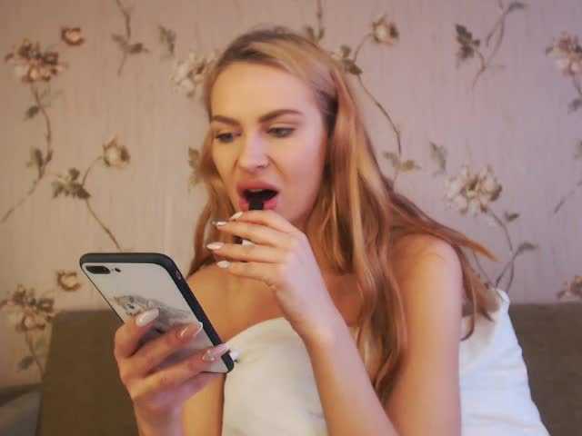Oddajajo posnetke zaslona babepoli
