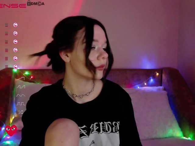 Oddajajo posnetke zaslona HOLLY_BIBLE