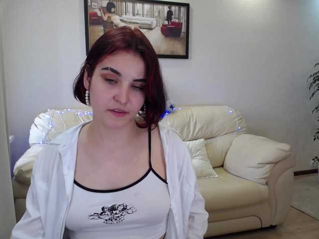 Fotografije DizzyingCharm Hello guys! Happy see you in my room) Im first day here! Lets chat and have fun together! PVT ON) if you like my smile tip me 33 toks! kisses