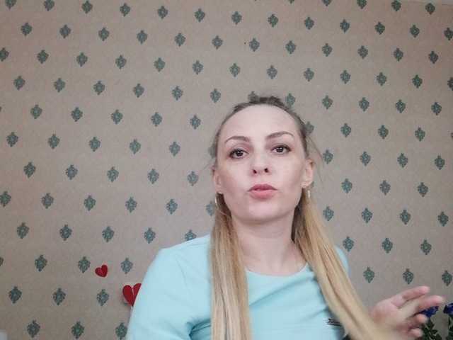 Oddajajo posnetke zaslona DjessiMe