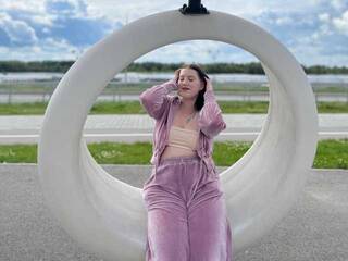 Erotični video klepet DollVice