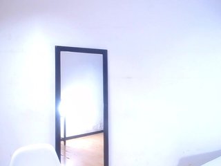 Erotični video klepet ebony-sexy-milf