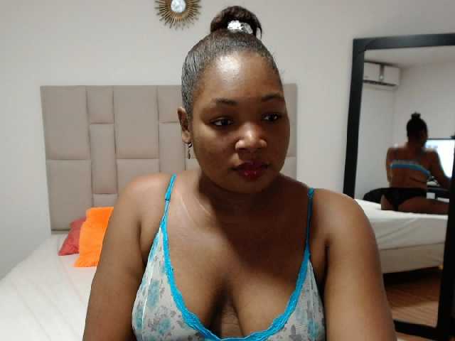 Fotografije EbonyCamille I wanna be full naked for youou! 199, we are 142 tokens closer!