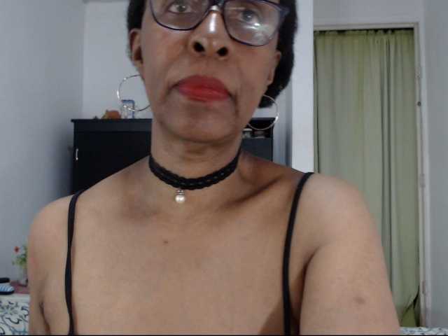 Oddajajo posnetke zaslona ebonymilf