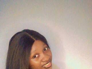 Erotični video klepet Ebonypetiti