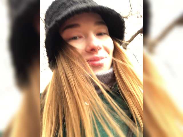 Oddajajo posnetke zaslona EF-01