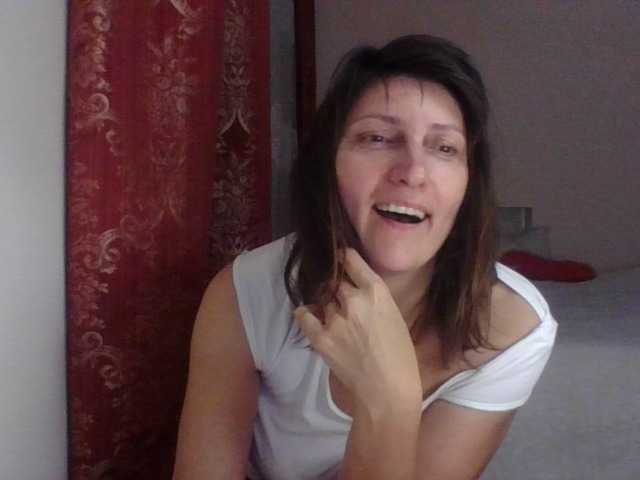 Oddajajo posnetke zaslona Eleanesa