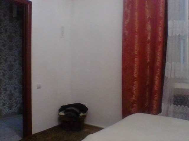 Oddajajo posnetke zaslona Eleanesa