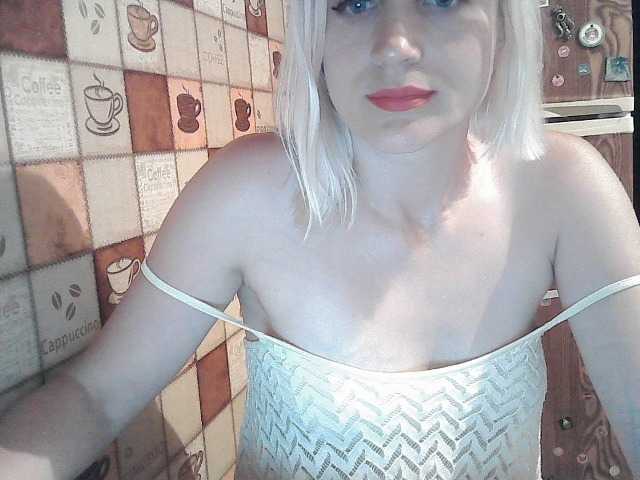 Oddajajo posnetke zaslona ElegantBlonda