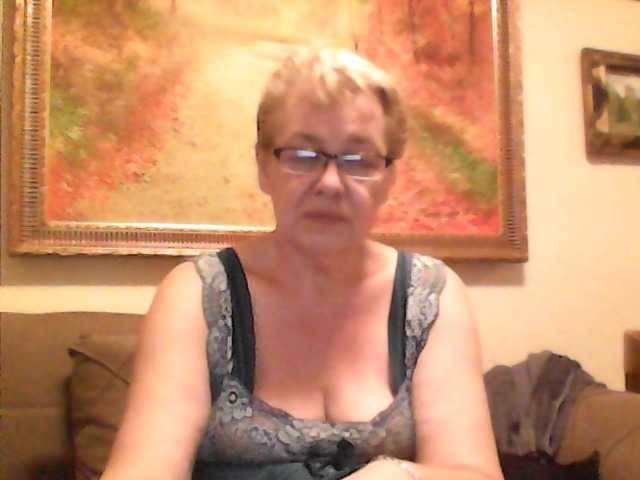 Oddajajo posnetke zaslona ElegantBlonda