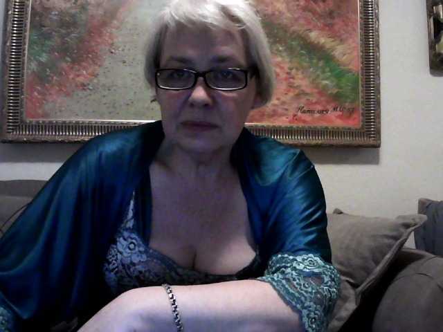 Oddajajo posnetke zaslona ElegantBlonda