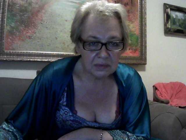 Oddajajo posnetke zaslona ElegantBlonda