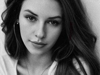 Erotični video klepet ElegantLadyMia