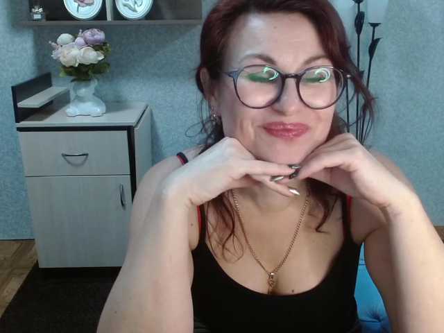 Oddajajo posnetke zaslona Ellie_