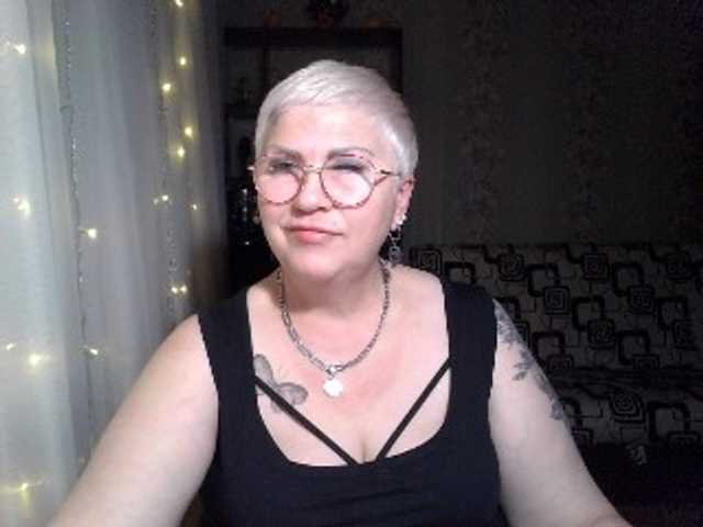 Oddajajo posnetke zaslona Elenamilfa