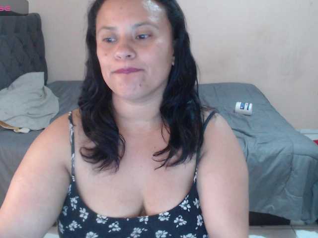 Oddajajo posnetke zaslona eliana-bbw