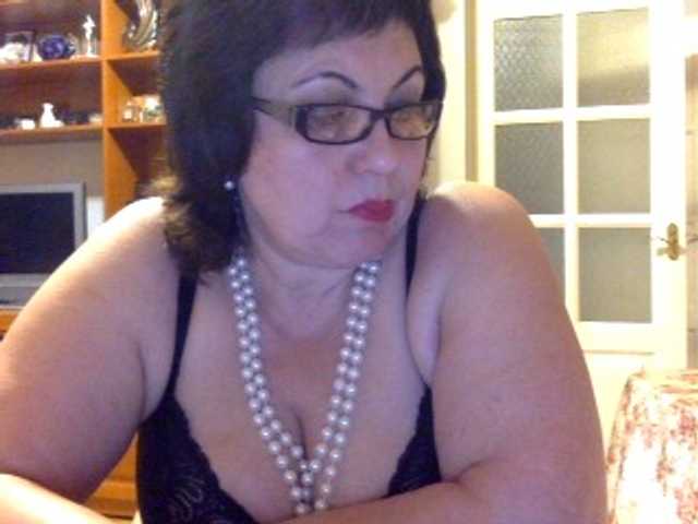 Oddajajo posnetke zaslona ElizzaBelise