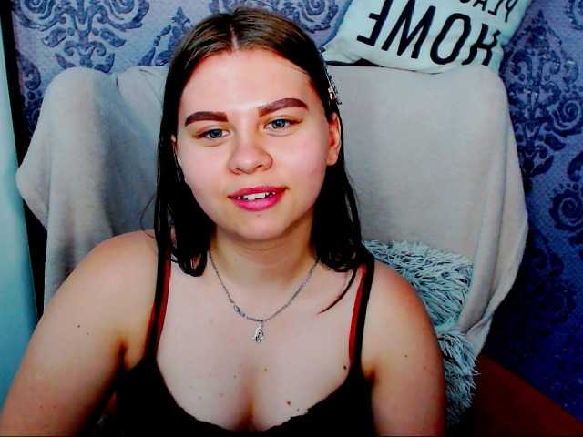 Oddajajo posnetke zaslona EllaCute