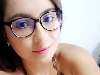 Erotični video klepet Ellarouge