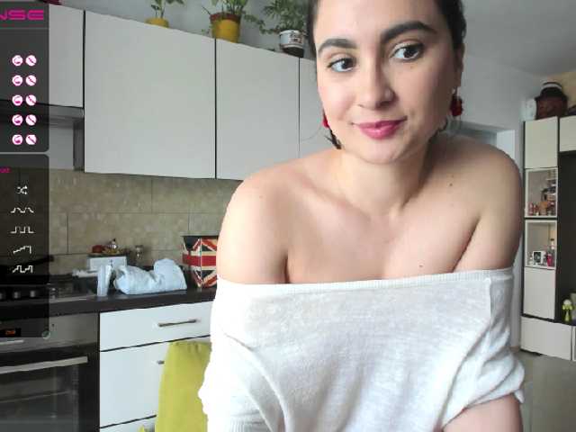 Oddajajo posnetke zaslona Ellarouge