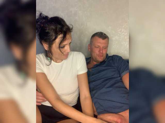 Oddajajo posnetke zaslona SexMaxx777