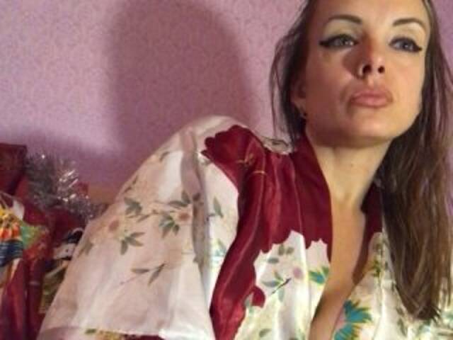 Oddajajo posnetke zaslona ElyaElya