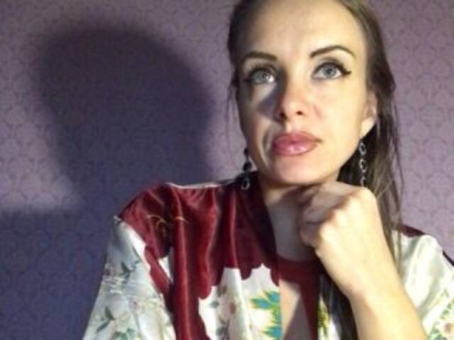 Oddajajo posnetke zaslona ElyaElya