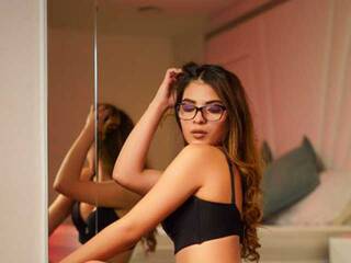 Erotični video klepet Emili-Roose