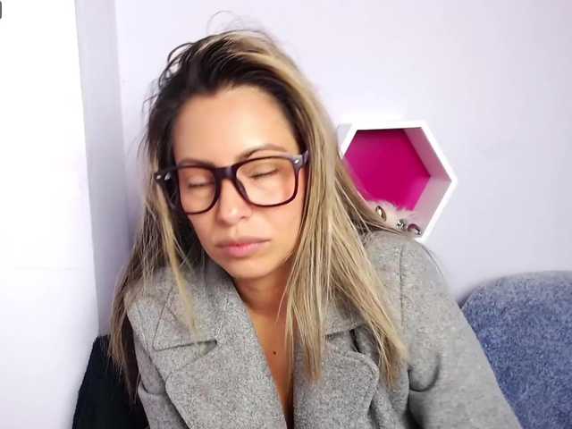 Oddajajo posnetke zaslona emilly-h