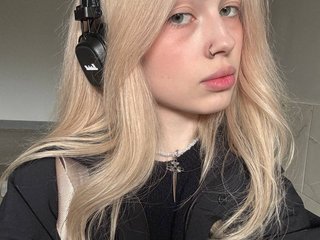 Erotični video klepet EmilyFlowers