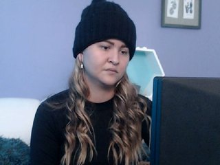 Oddajajo posnetke zaslona emilyjonesx