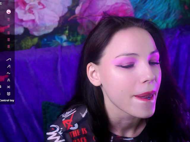 Oddajajo posnetke zaslona EmilyLuxxxury