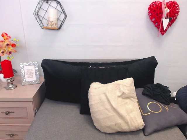 Oddajajo posnetke zaslona EmilyQueen